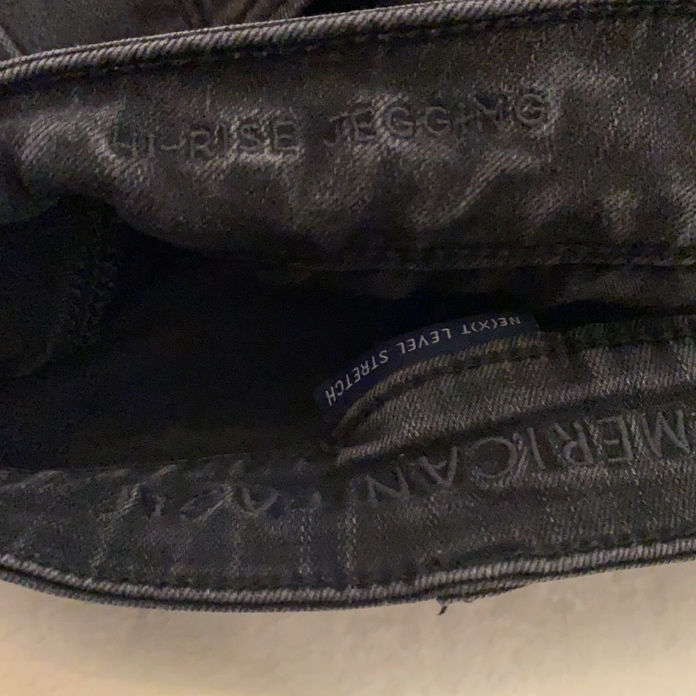 American Eagle distressed black hi-rise jegging - Picture 4 of 6
